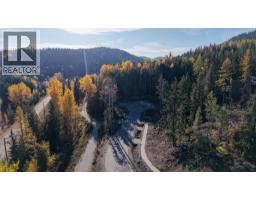 415 Centennial Place, Rossland, BC V0G1Y0 Photo 8