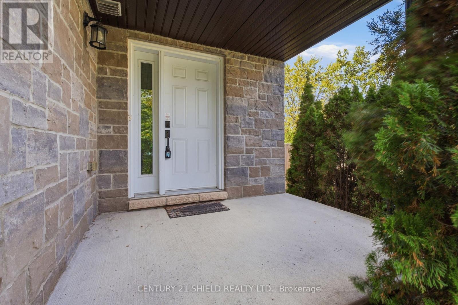 1140 CLEMENT COURT, Cornwall — photo 9