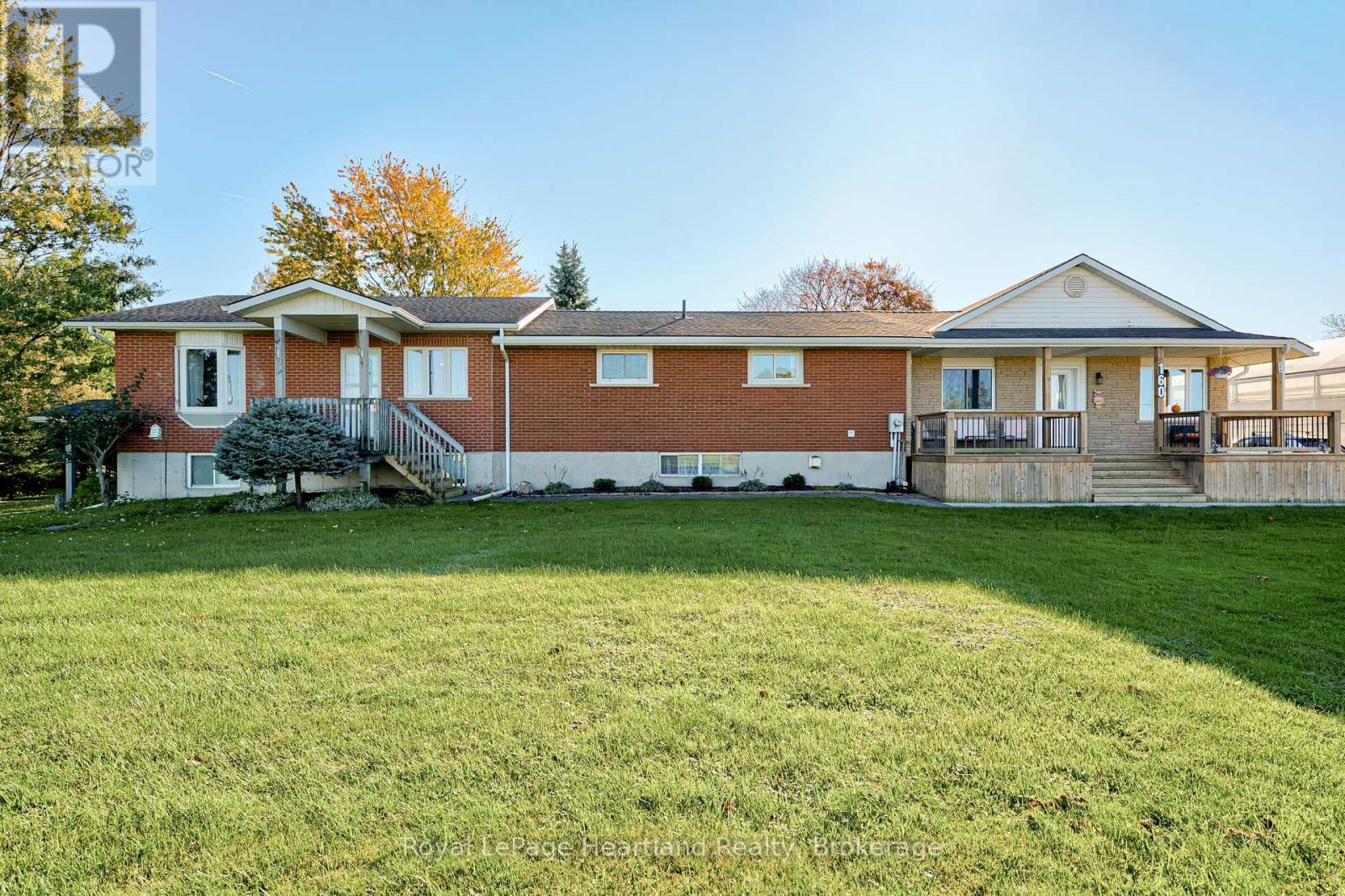 160 Huron photo 3