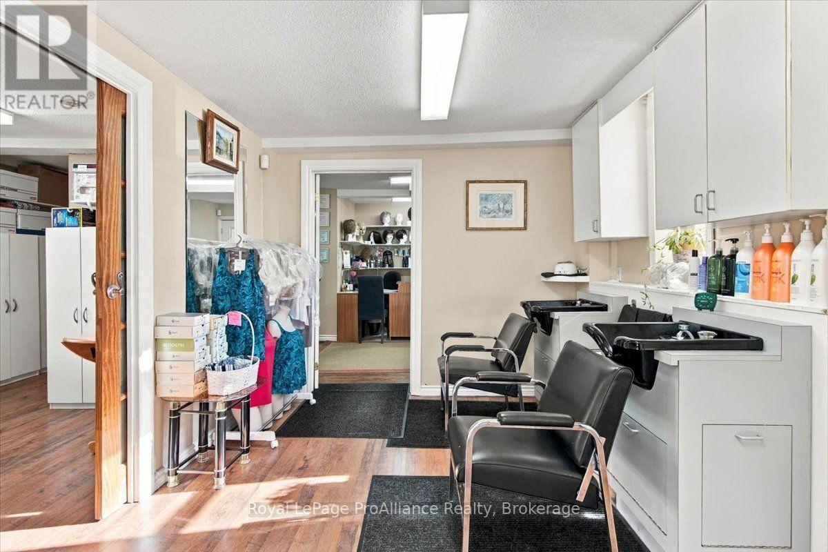 291 Pinnacle Street, Belleville, ON photo 18