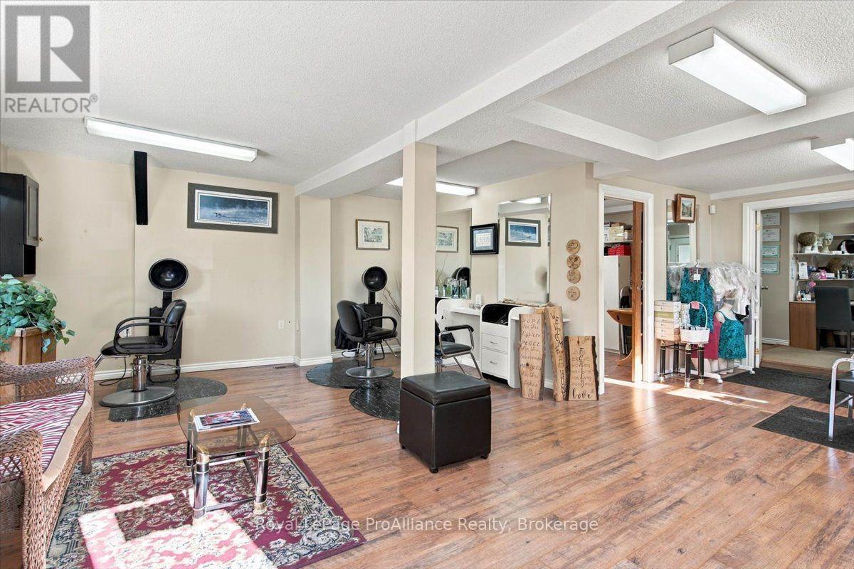291 Pinnacle Street, Belleville, ON photo 20
