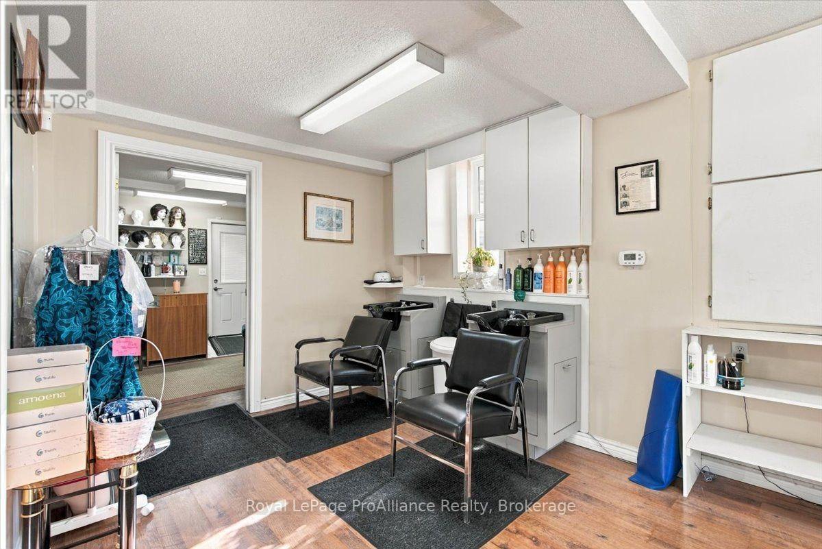 291 Pinnacle Street, Belleville, ON photo 21