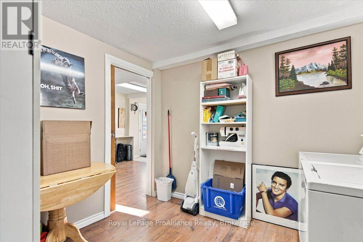 291 Pinnacle Street, Belleville, ON photo 23