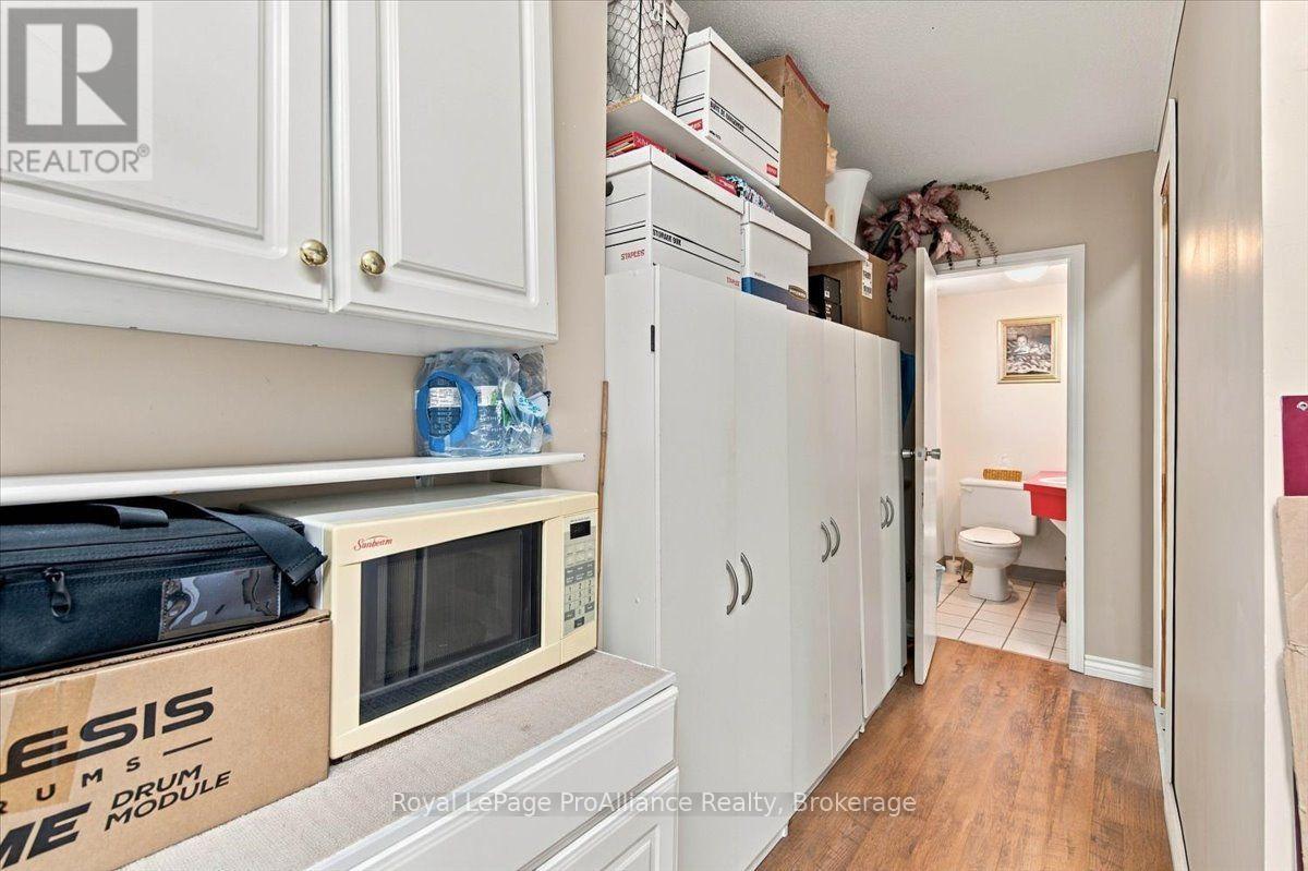 291 Pinnacle Street, Belleville, ON photo 26