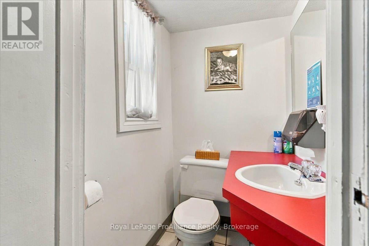 291 Pinnacle Street, Belleville, ON photo 28