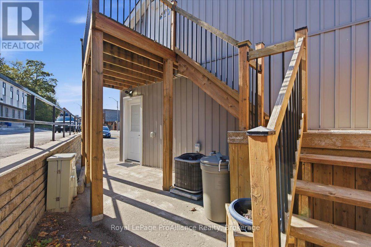 291 Pinnacle Street, Belleville, ON photo 29