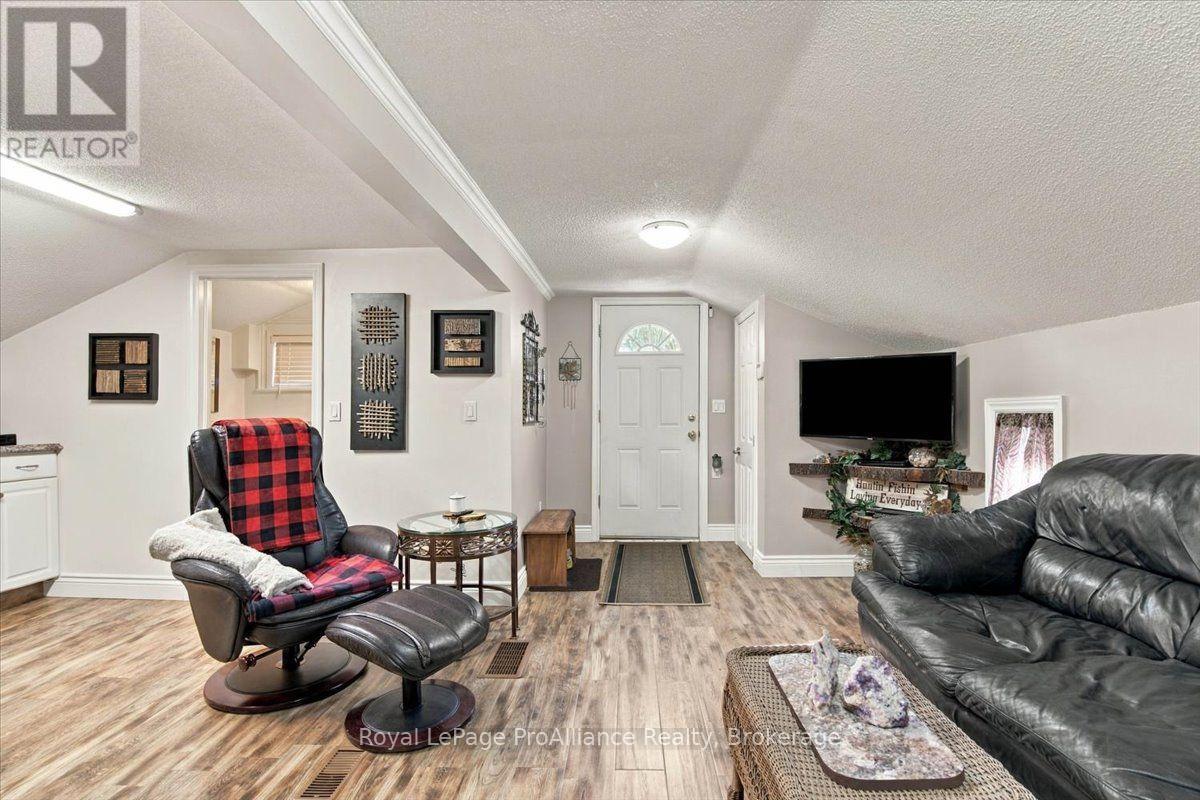 291 Pinnacle Street, Belleville, ON photo 34