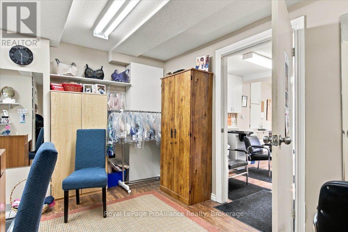 291 Pinnacle Street, Belleville, ON photo 40