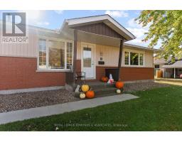 10 Sunset Crescent, Petawawa, ON K8H2L7 Photo 11