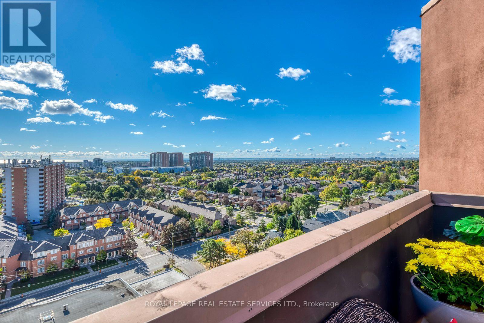 UPH 02- 25 Fairview Road West, Mississauga, ON photo 16