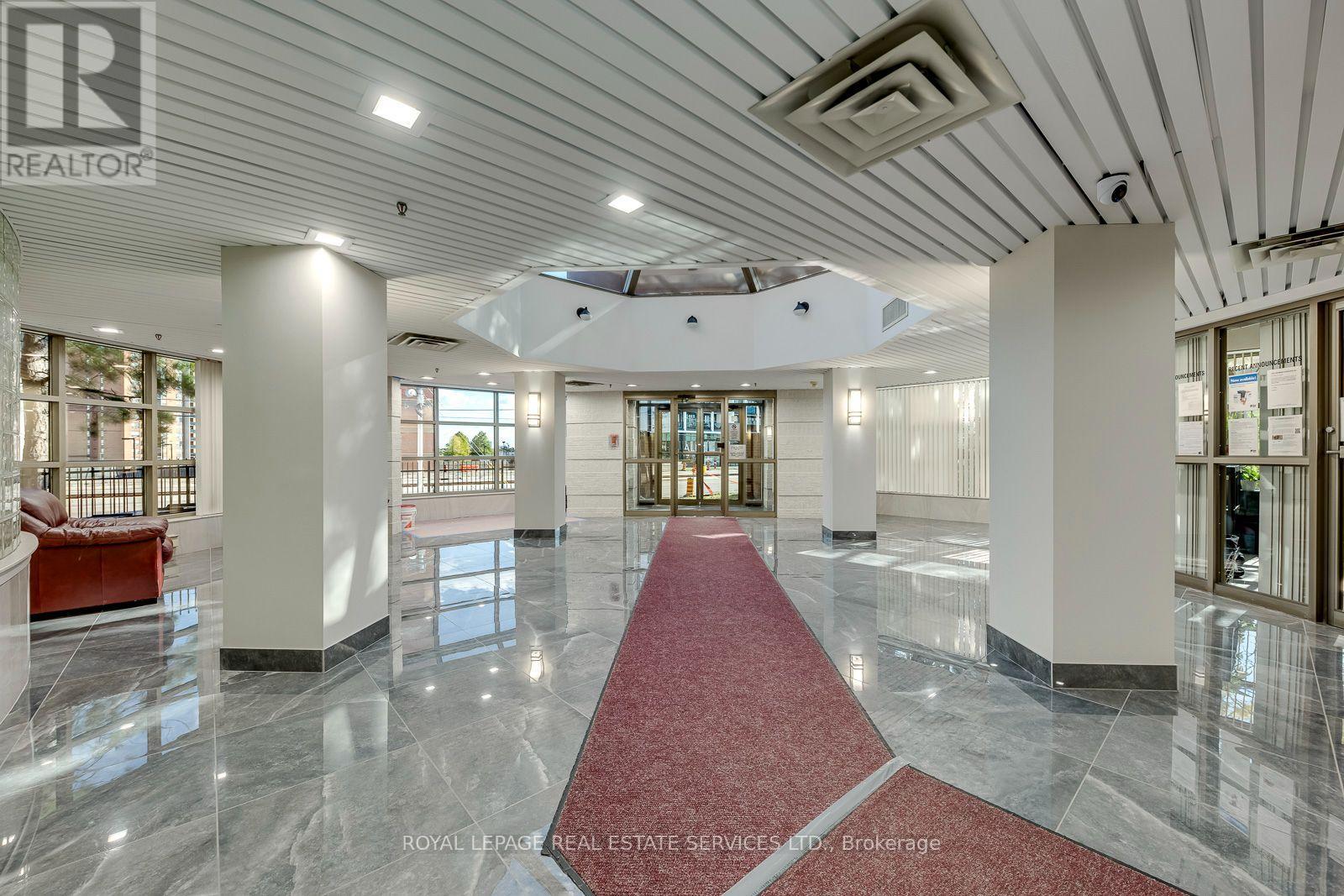 UPH 02- 25 Fairview Road West, Mississauga, ON photo 4