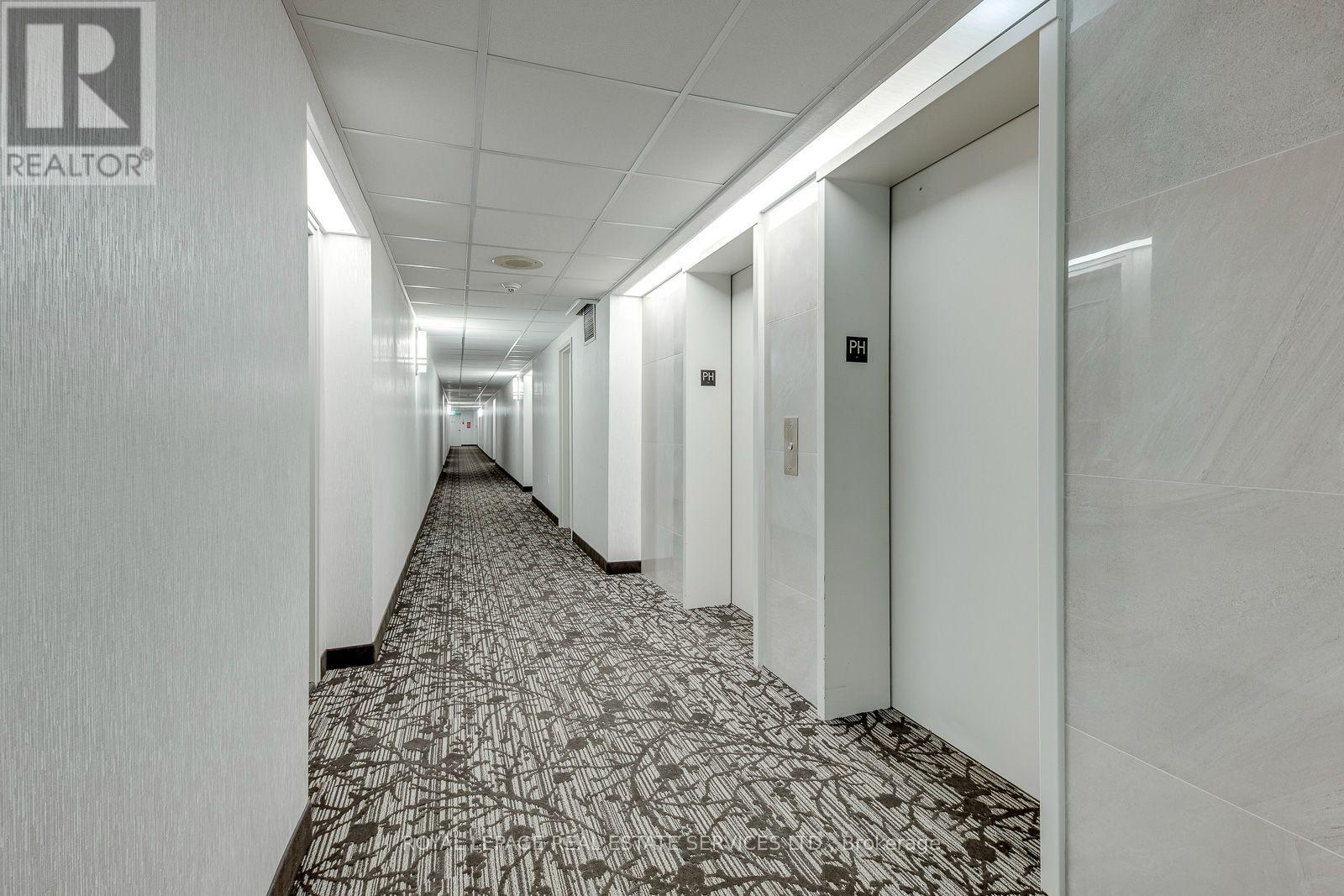 UPH 02- 25 Fairview Road West, Mississauga, ON photo 6