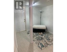 Bsmt - 120 Hullmar Drive, Toronto, ON M3N2G2 Photo 9