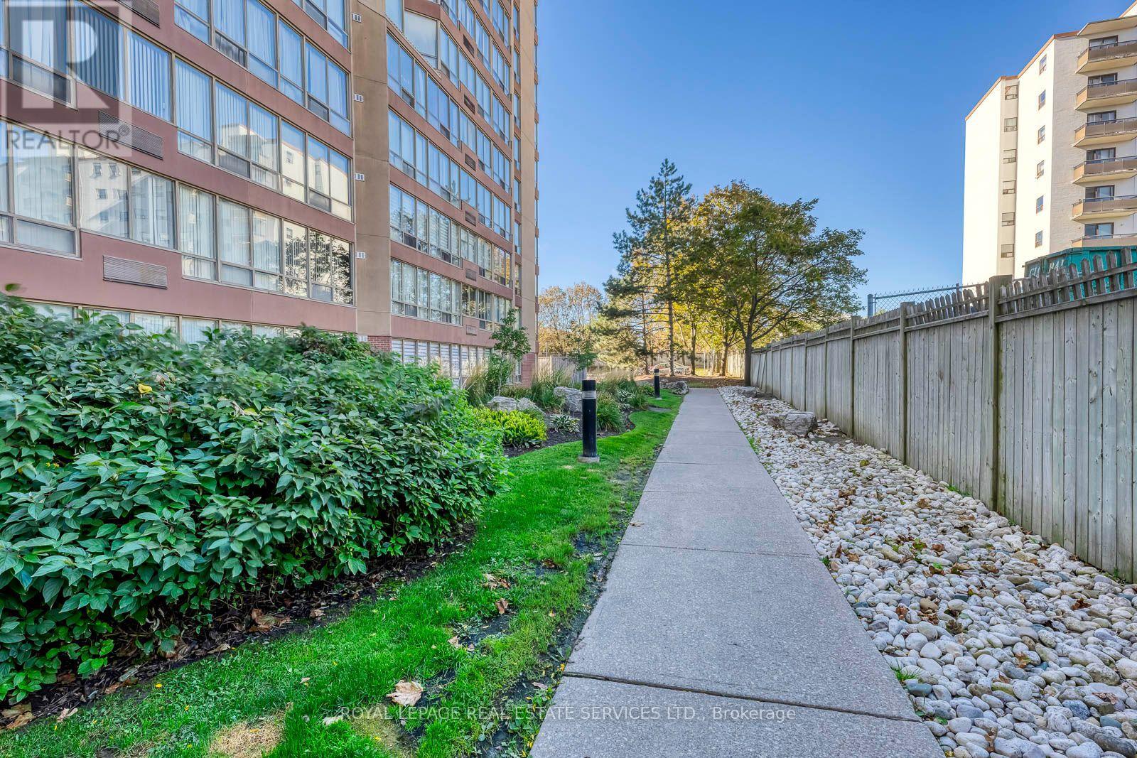 UPH 02- 25 Fairview Road West, Mississauga, ON photo 48