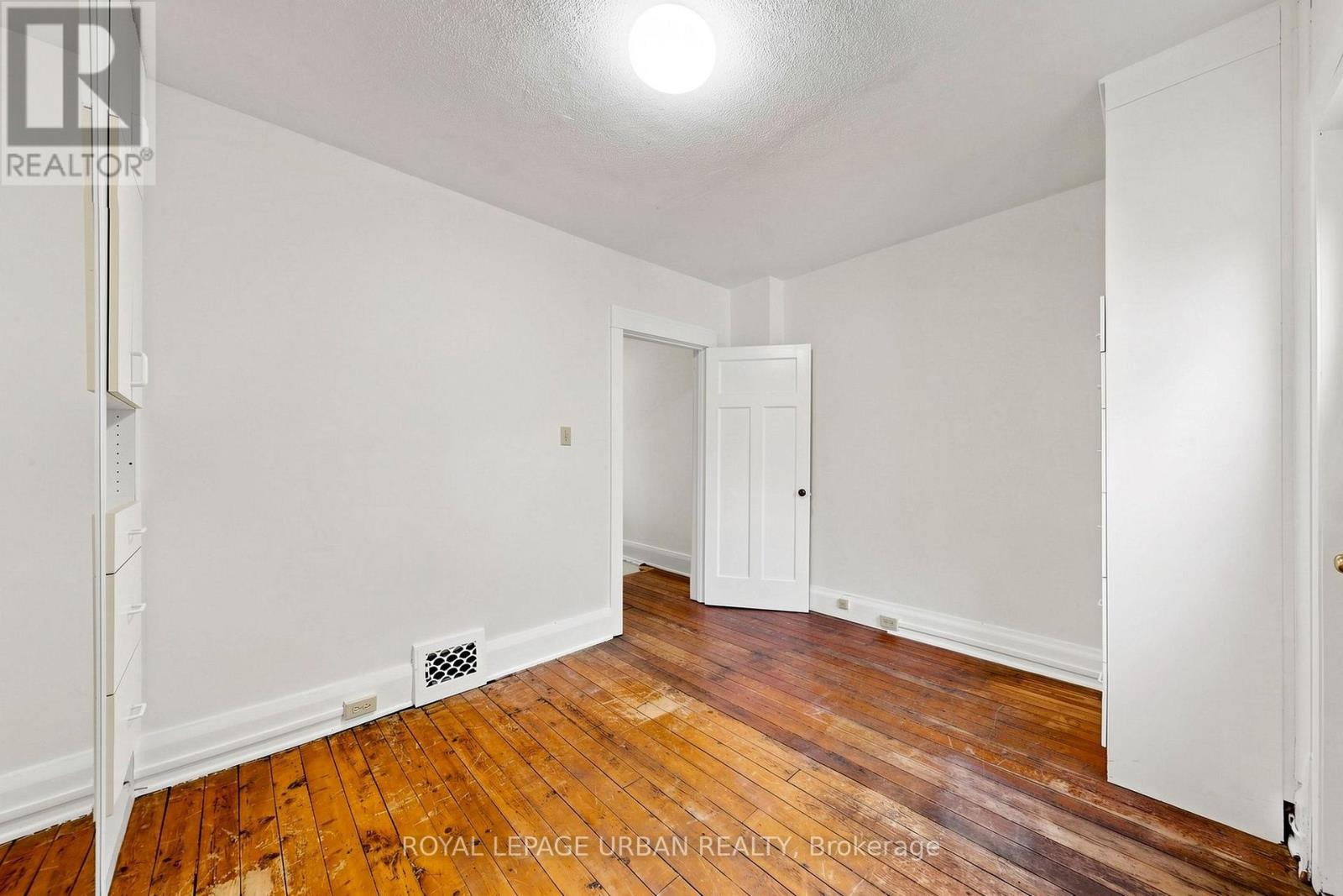 74 EAST LYNN AVENUE - 28