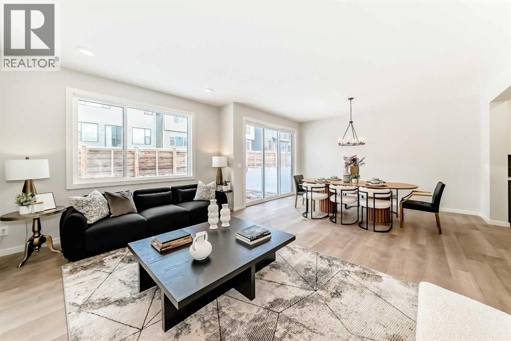 33 Rochester Crescent NW, Calgary — photo 15