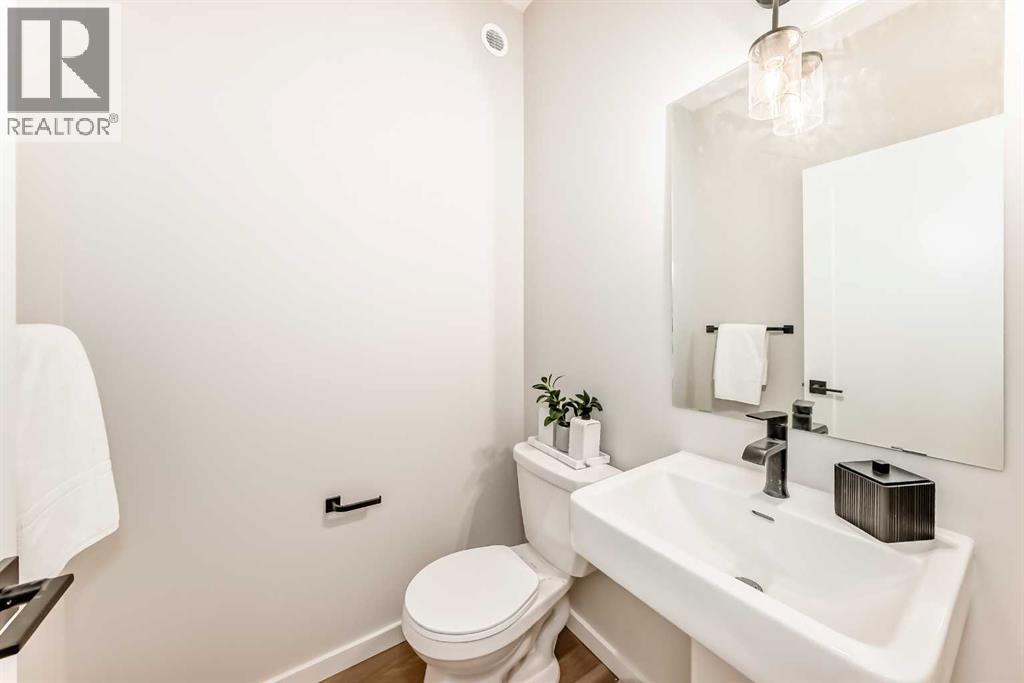 33 Rochester Crescent NW, Calgary — photo 18