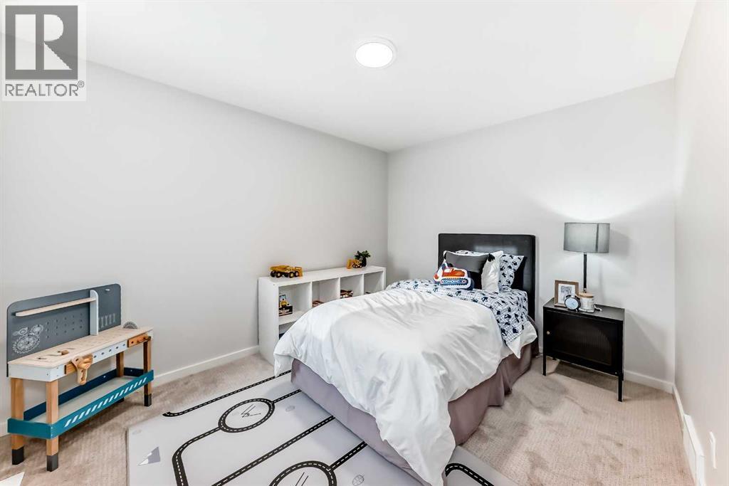 33 Rochester Crescent NW, Calgary — photo 33