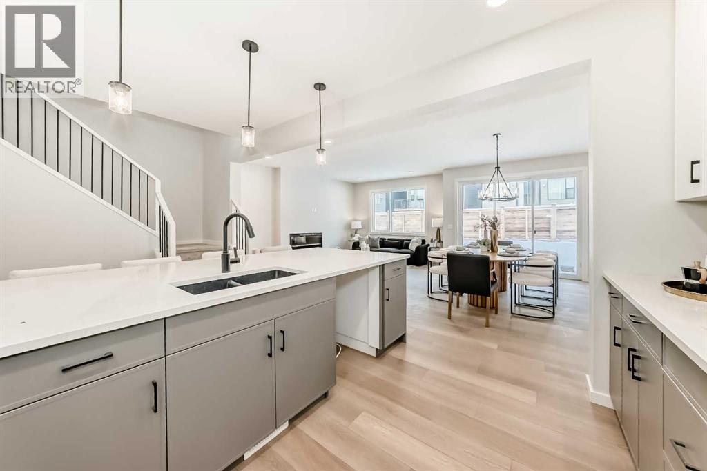 33 Rochester Crescent NW, Calgary — photo 8
