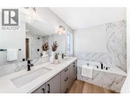33 Rochester Crescent Nw, Calgary, AB T3L0P2 Photo 26