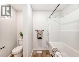 33 Rochester Crescent Nw, Calgary, AB T3L0P2 Photo 37