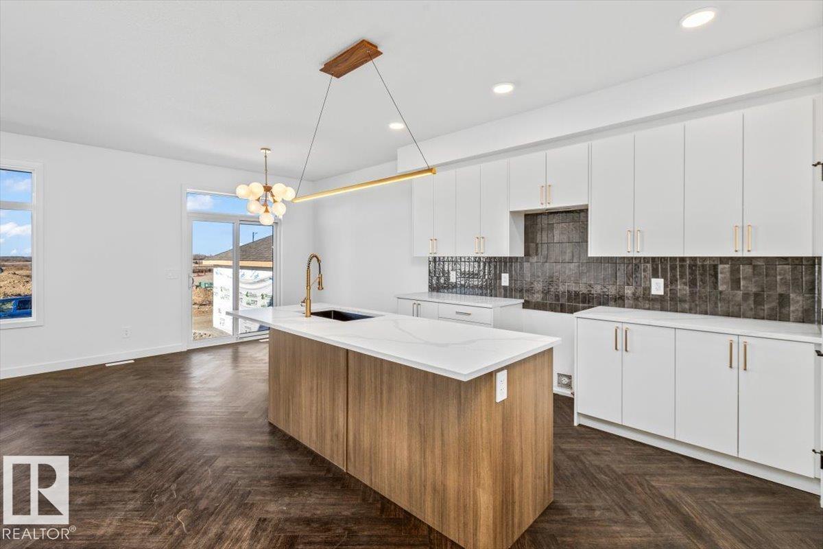 60 Cessy ST SE photo 4