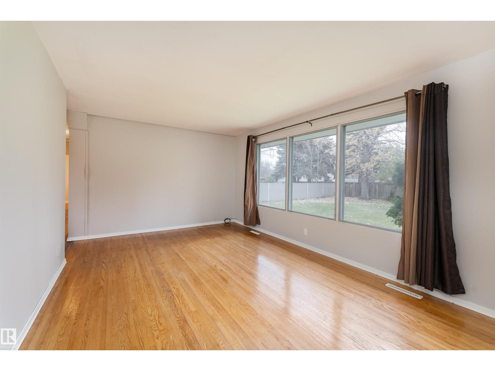 993 Cedar ST, Sherwood Park — photo 8
