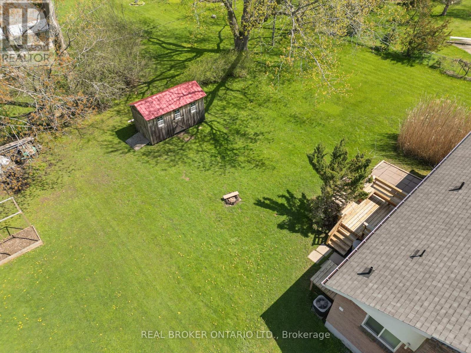 3176 EVADERE AVENUE N - 19