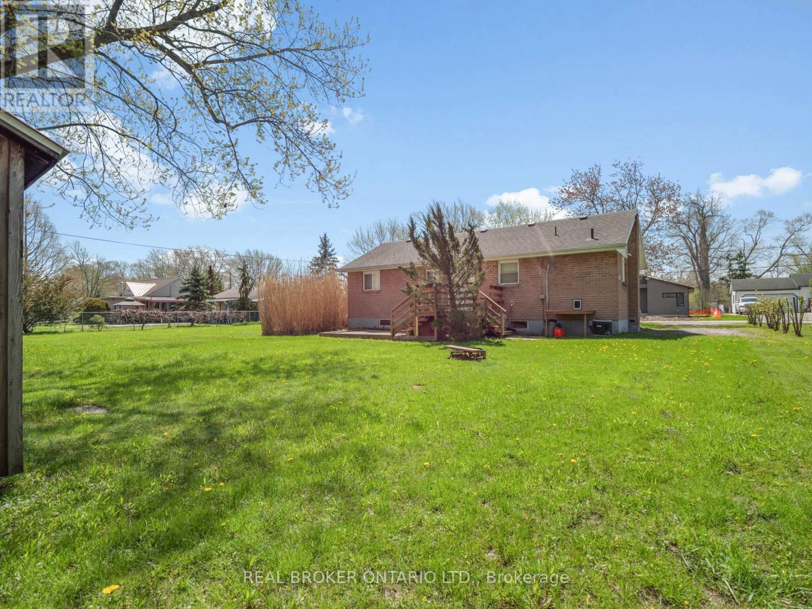 3176 EVADERE AVENUE N - 27