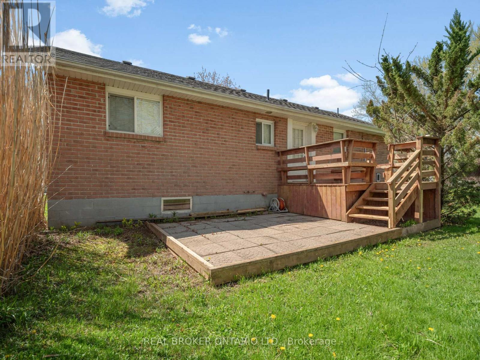 3176 EVADERE AVENUE N - 28