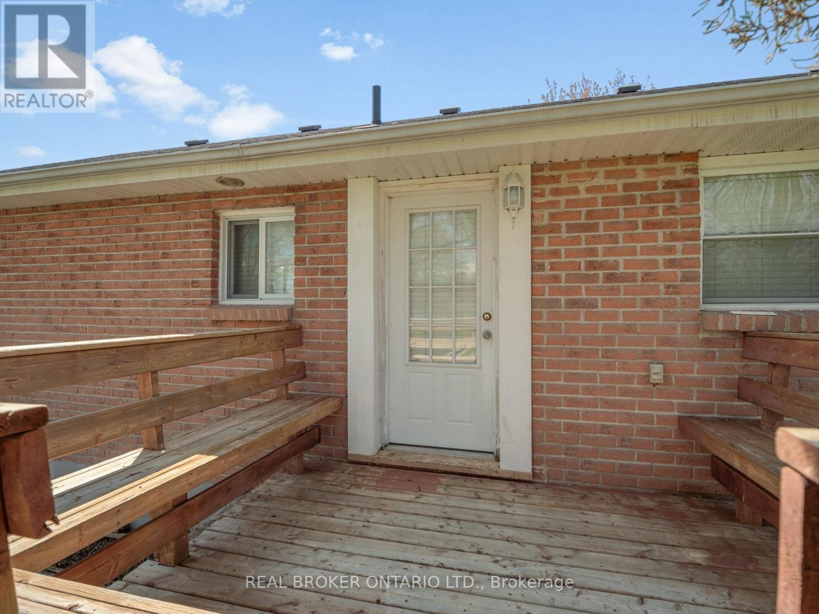 3176 EVADERE AVENUE N - 29