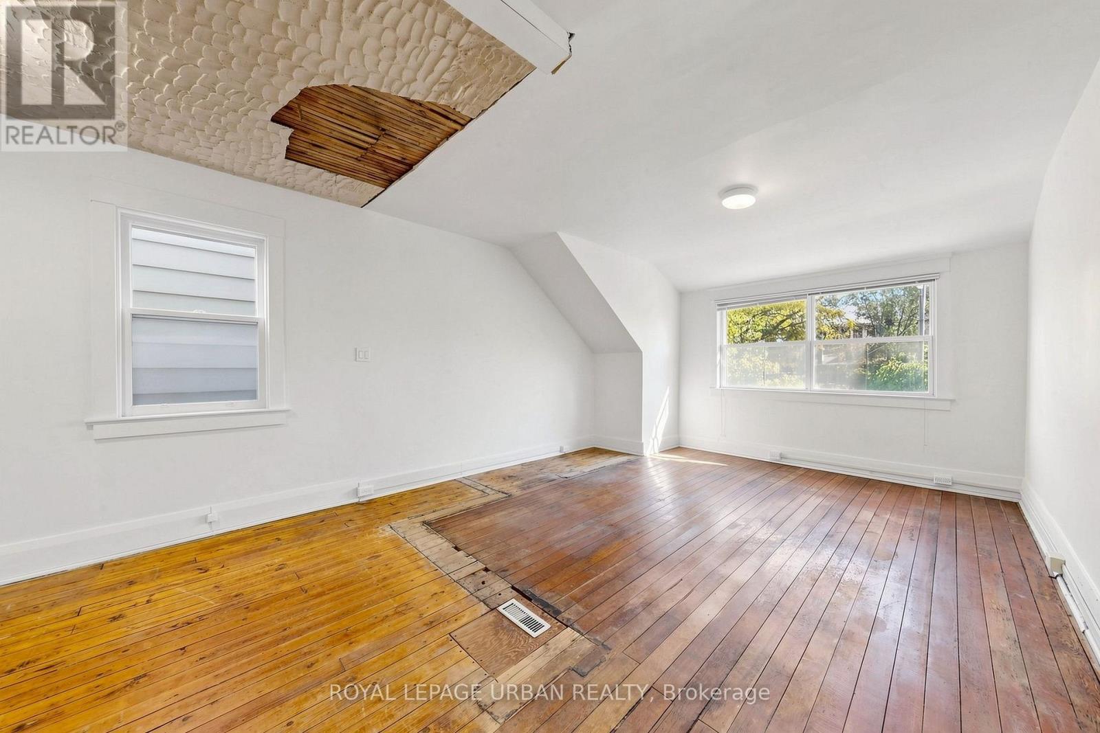 74 EAST LYNN AVENUE - 35
