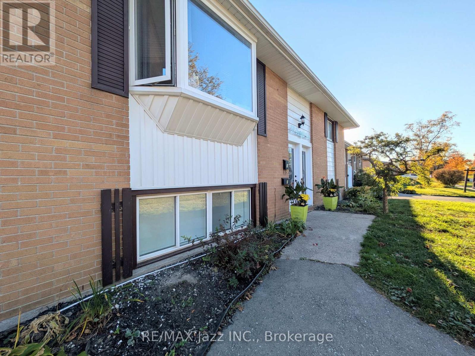 2 - 311 DWIGHT AVENUE, Oshawa (Lakeview) — photo 4