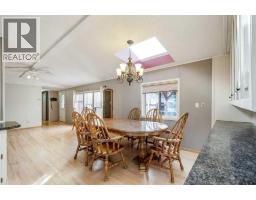 Primary Bedroom - 2948 31 Street S, Lethbridge, AB T1K6T1 Photo 9