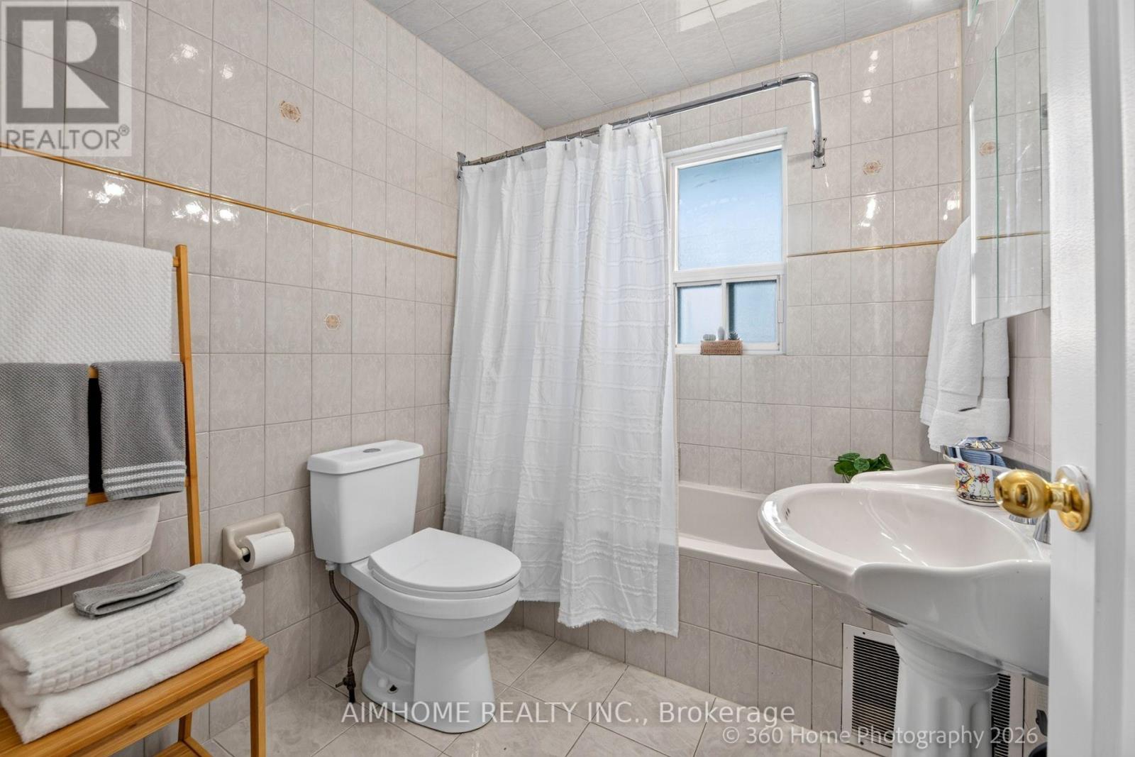 47 Silverhill Drive, Toronto, ON photo 12