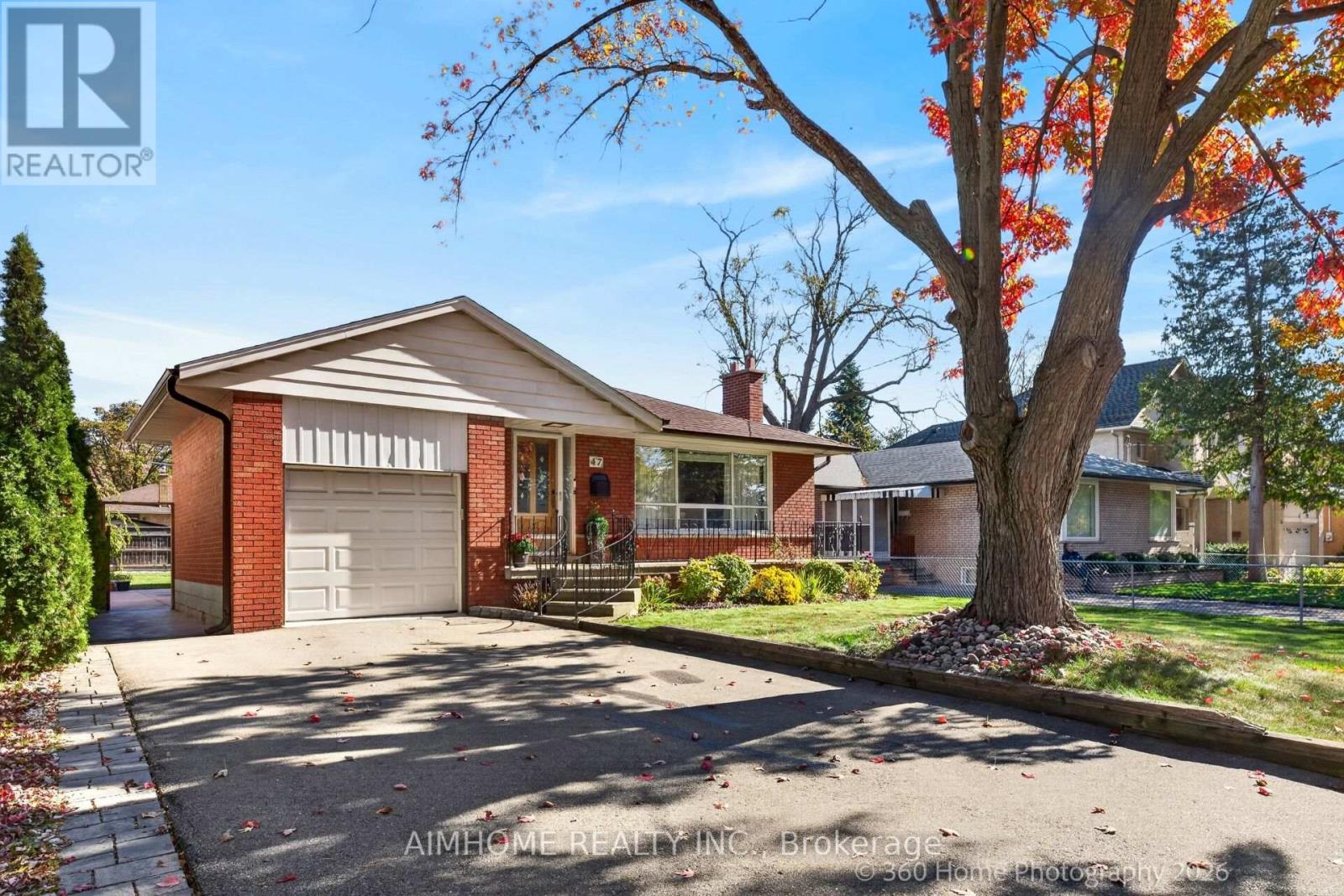47 Silverhill Drive, Toronto, ON photo 2