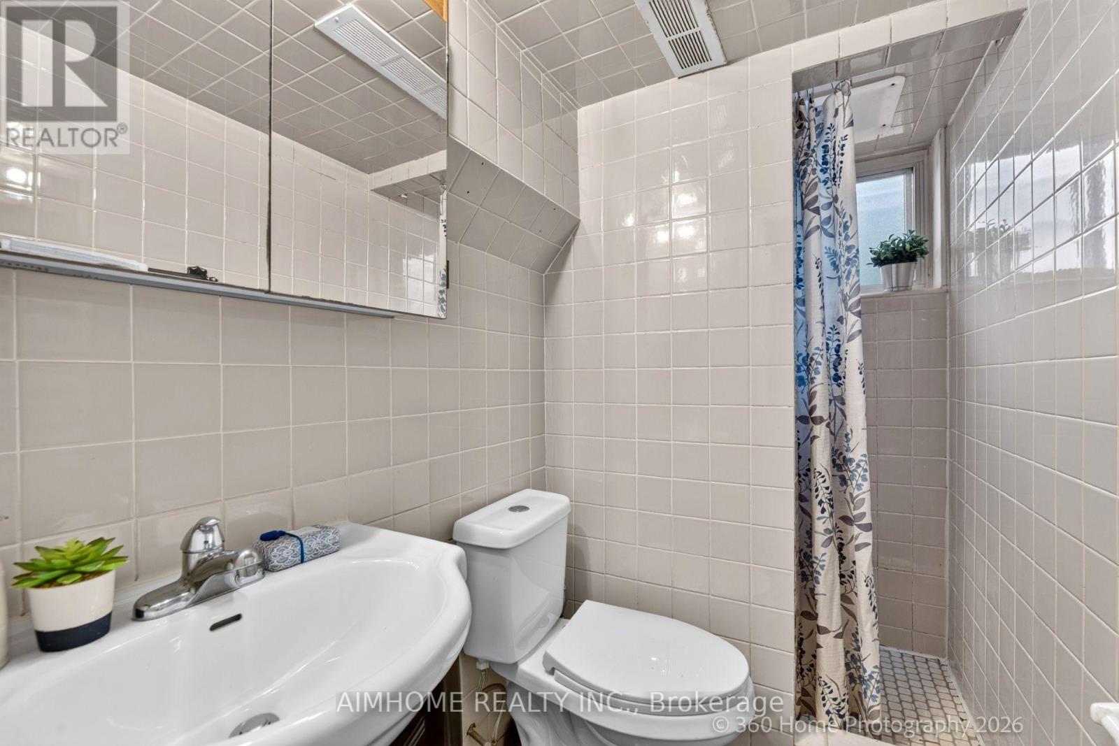 47 Silverhill Drive, Toronto, ON photo 21
