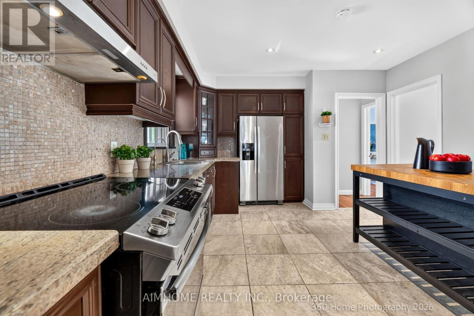 47 Silverhill Drive, Toronto, ON photo 7