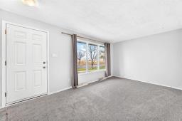 Primary Bedroom - 581 Gateway Road, Winnipeg, MB R2K2X6 Photo 6