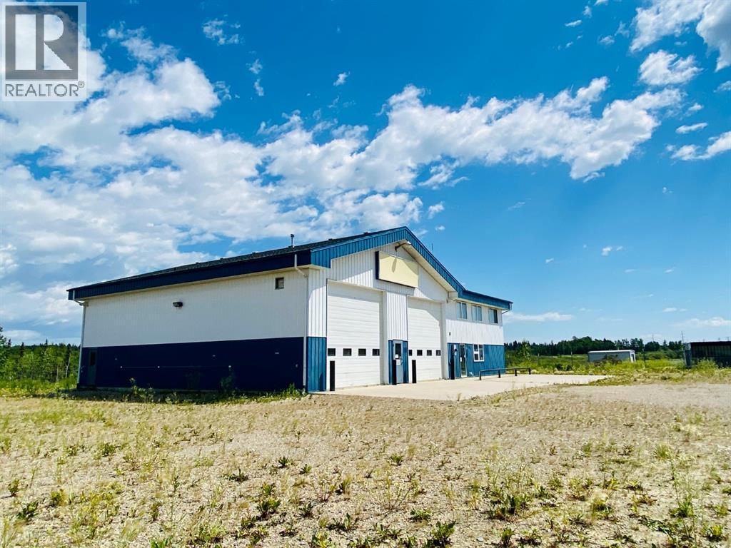 4402 53 Avenue photo 4