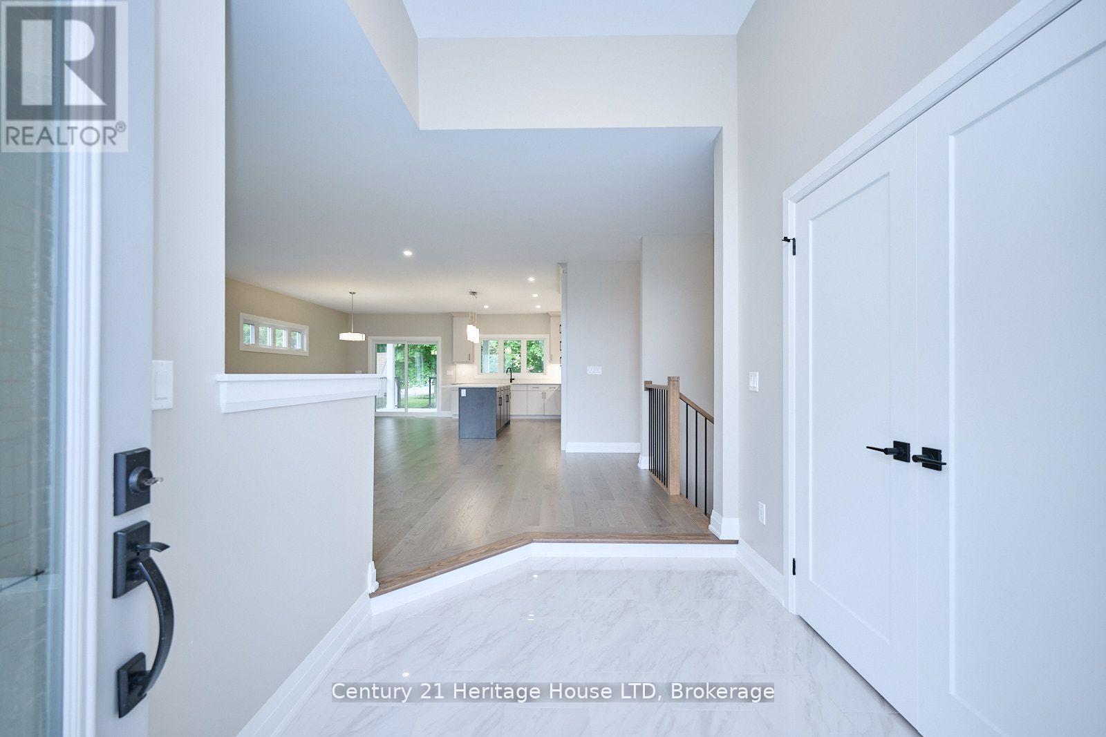 336 Sugarloaf photo 3