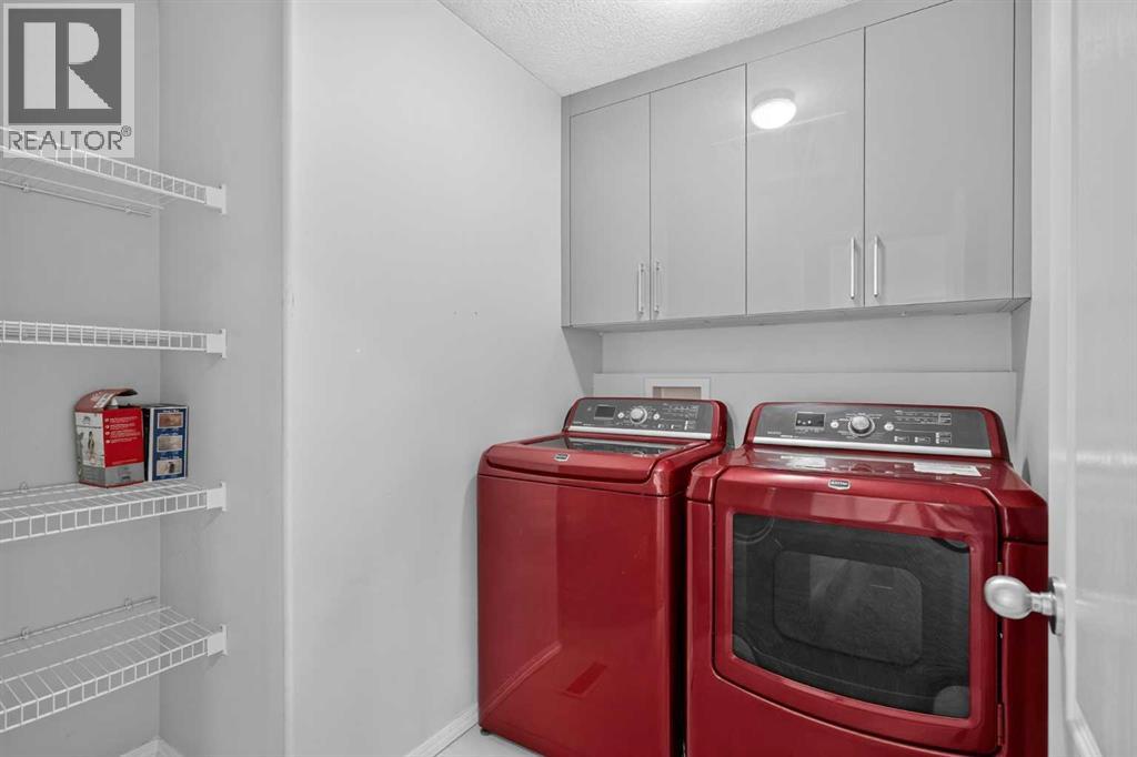 1433 Strathcona Drive SW photo 30