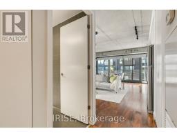 918 - 32 Trolley Crescent, Toronto, ON M5A0E8 Photo 9