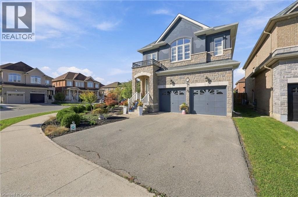 97 NARBONNE Crescent, Stoney Creek — photo 4