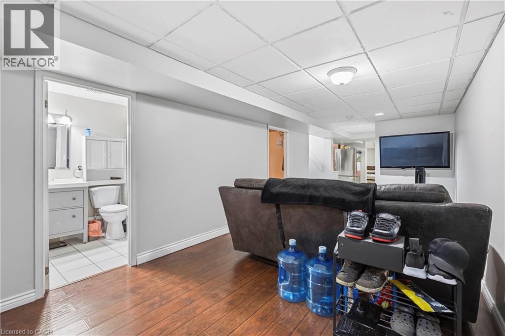 1073 LANGS Circle - 25