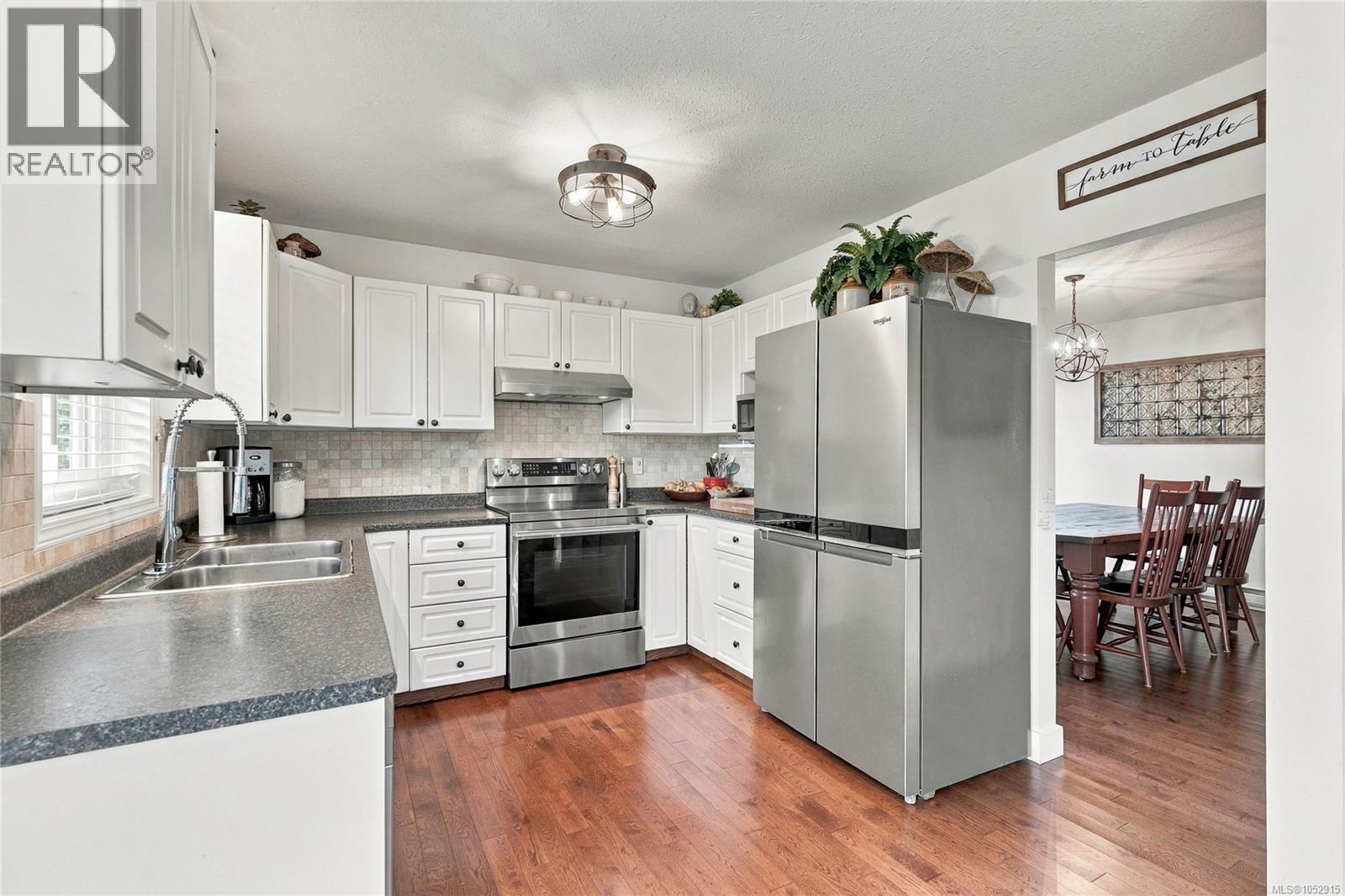 5977 Broadway Rd, Nanaimo - Image 1