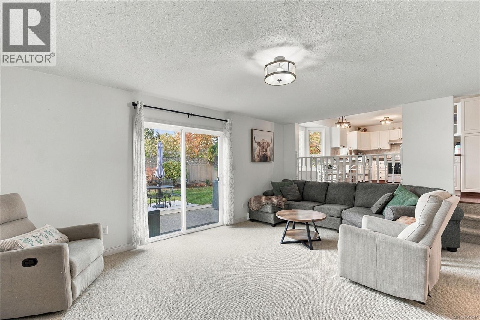 5977 Broadway Rd, Nanaimo - Image 1