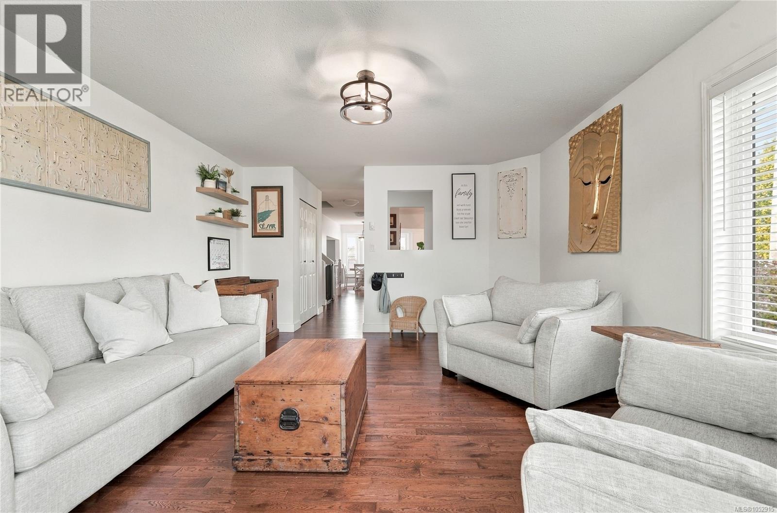 5977 Broadway Rd, Nanaimo - Image 1