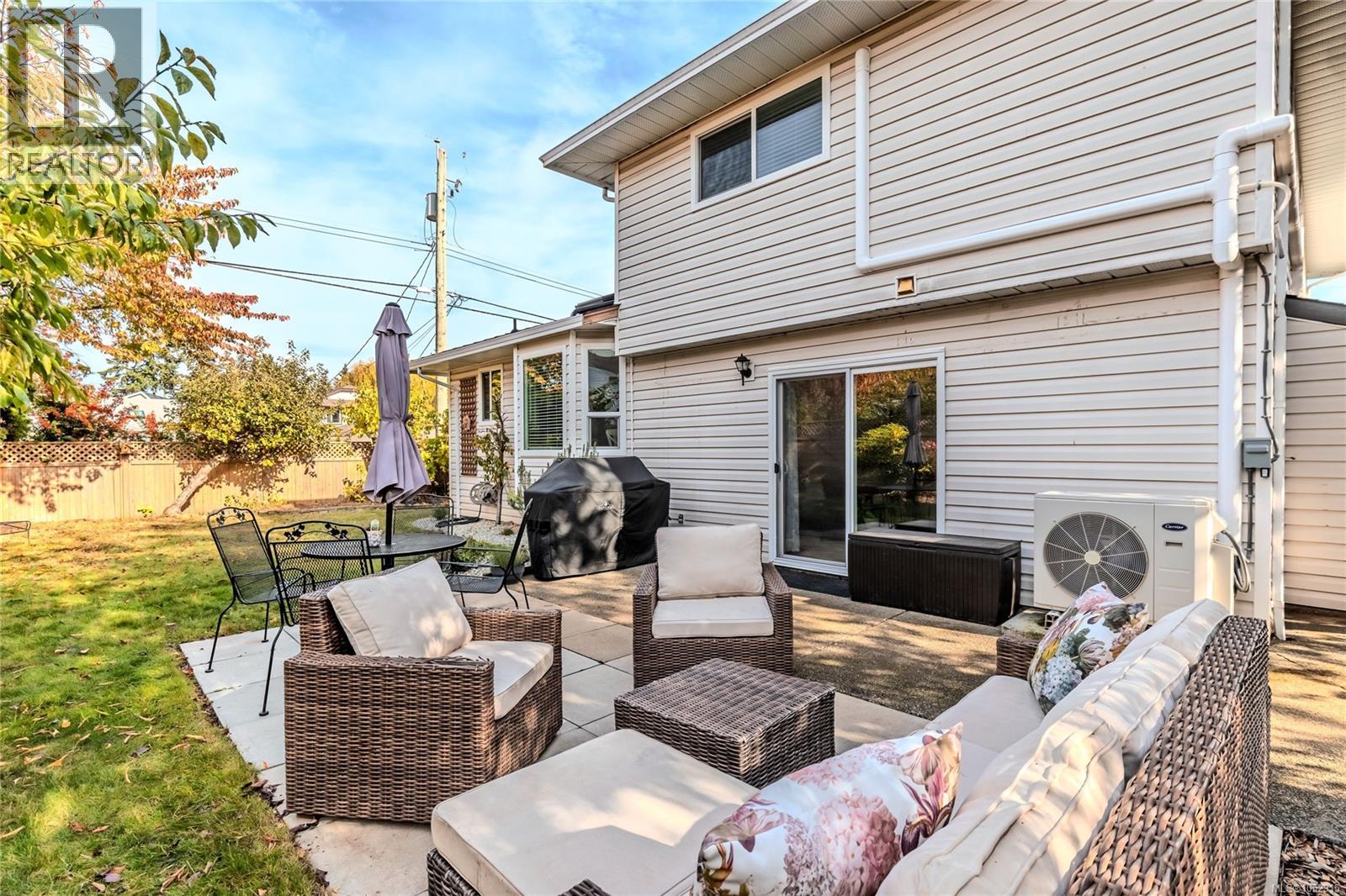 5977 Broadway Rd, Nanaimo - Image 1