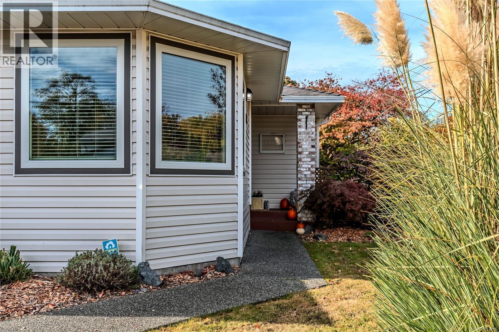 5977 Broadway Rd, Nanaimo - Image 1